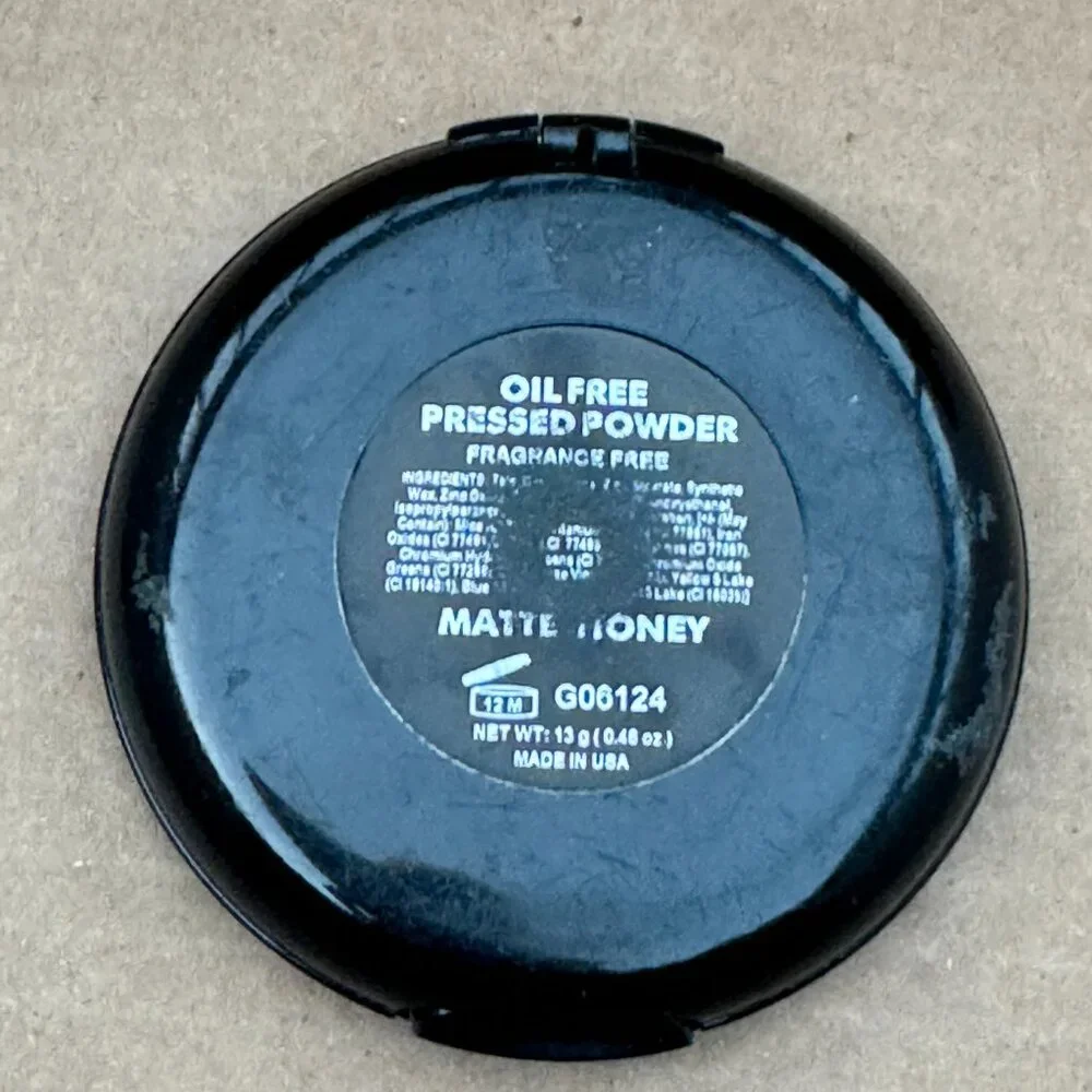 OSP Cosmetics Oil Free Pressed Powder in Matte Honey